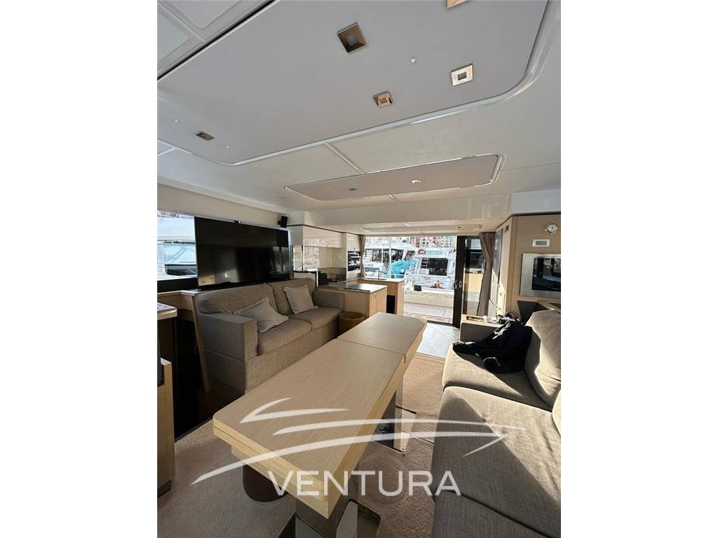 FOUNTAINE PAJOT MY 6