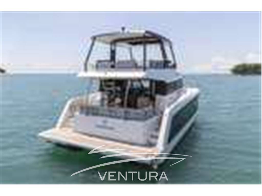 FOUNTAINE PAJOT MY 6