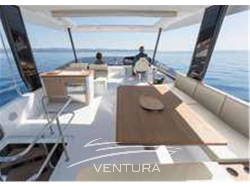 FOUNTAINE PAJOT MY 6