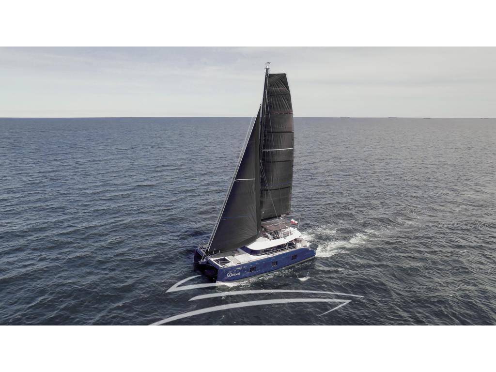 SUNREEF 60 SAILING