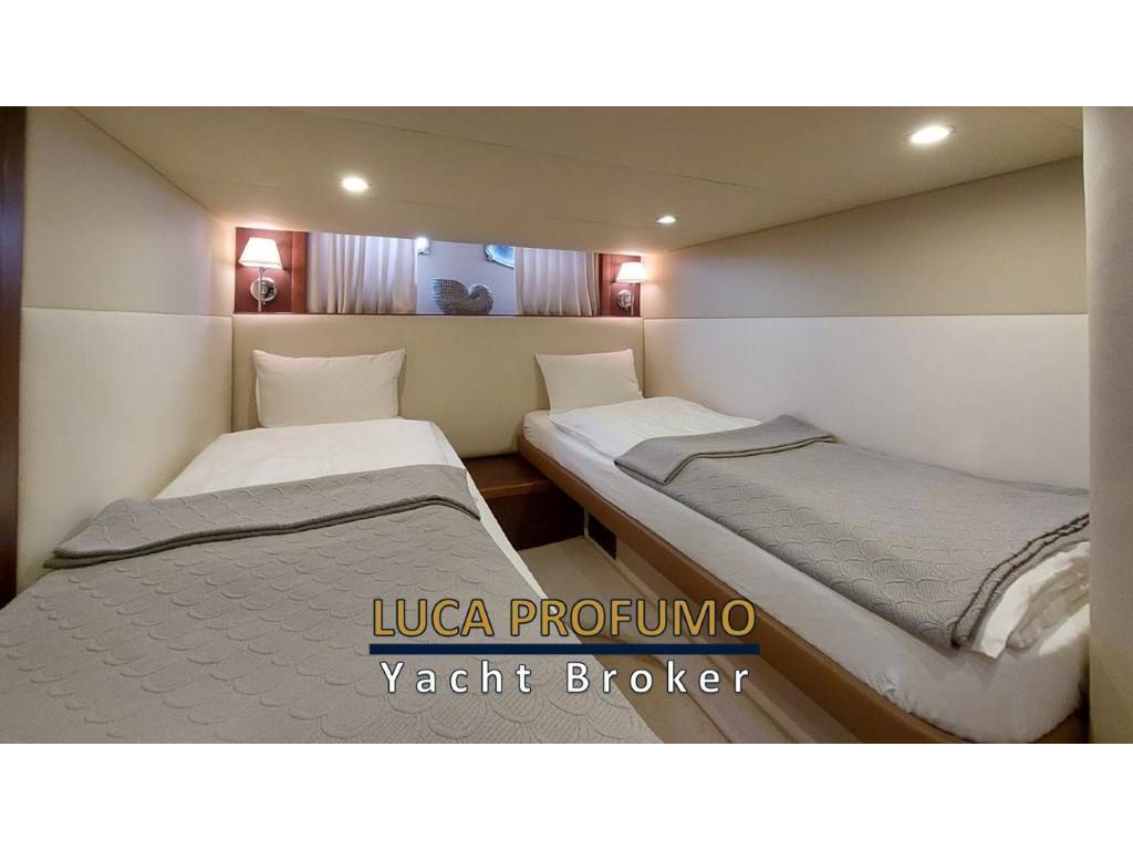 Princess Yachts V45