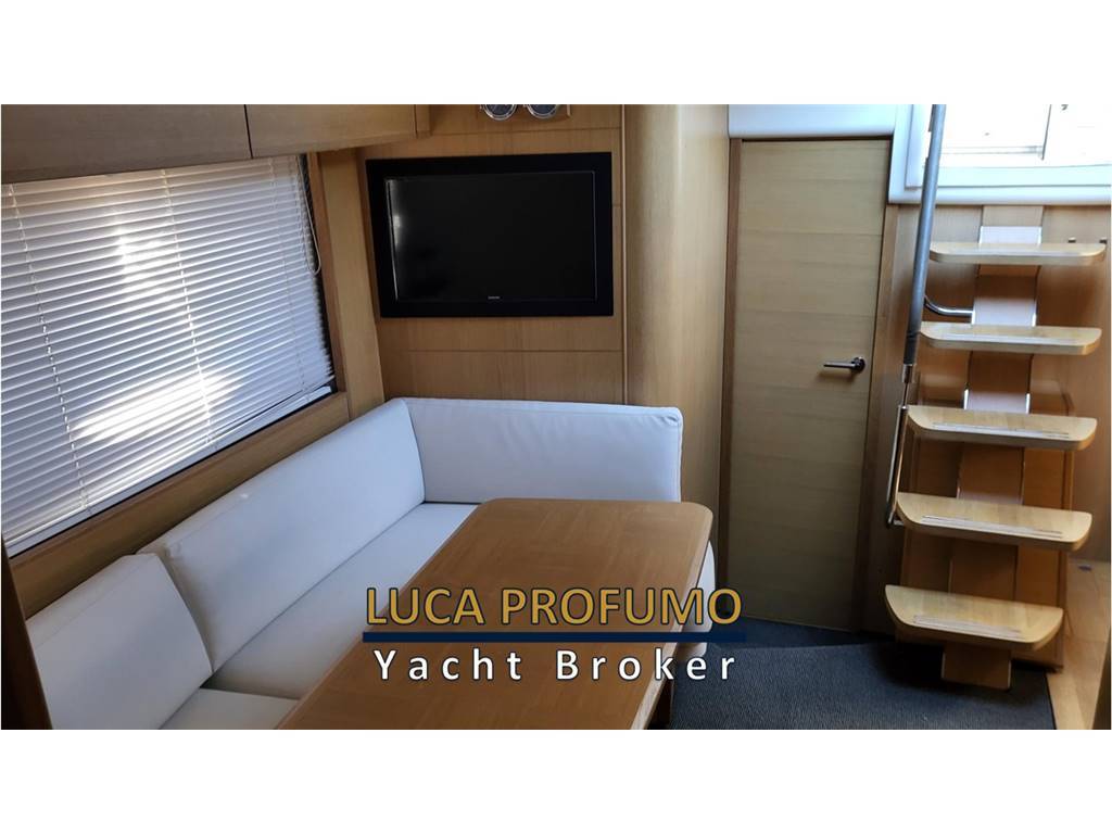 Princess Yachts V48