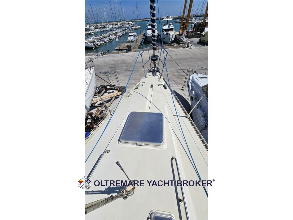 OYSTER MARINE OYSTER 37