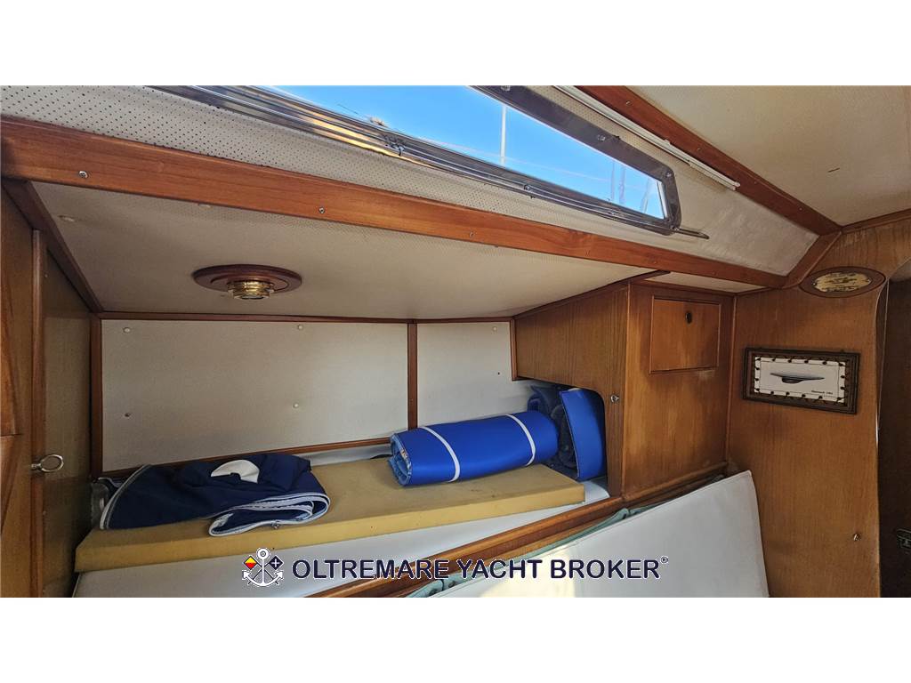 OYSTER MARINE OYSTER 37