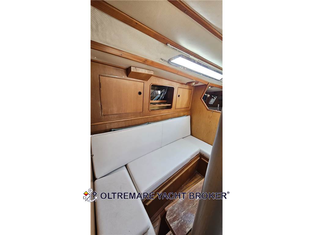 OYSTER MARINE OYSTER 37