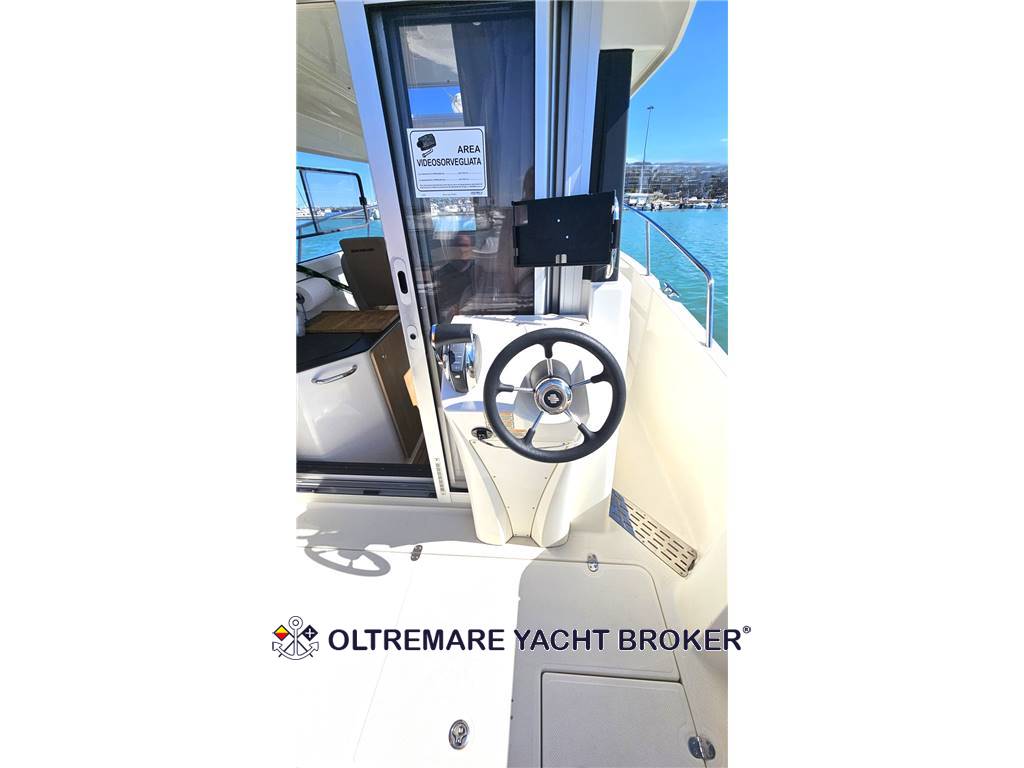 QUICKSILVER 755 PILOT HOUSE