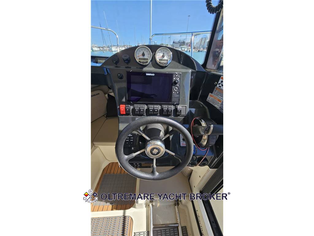 QUICKSILVER 755 PILOT HOUSE