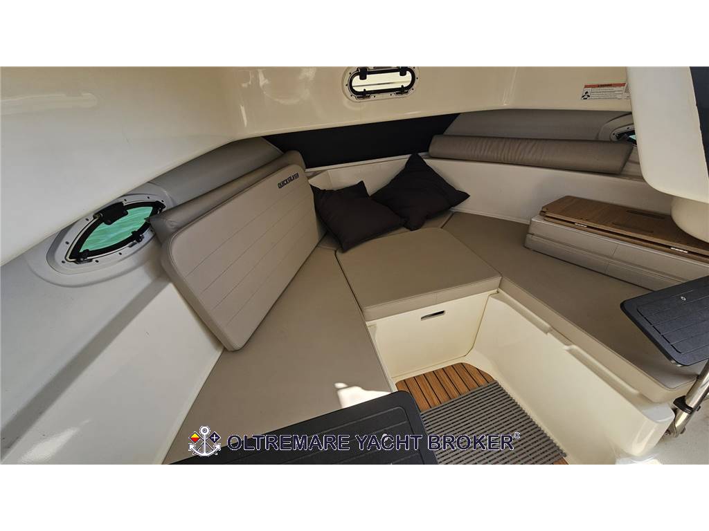 QUICKSILVER 755 PILOT HOUSE