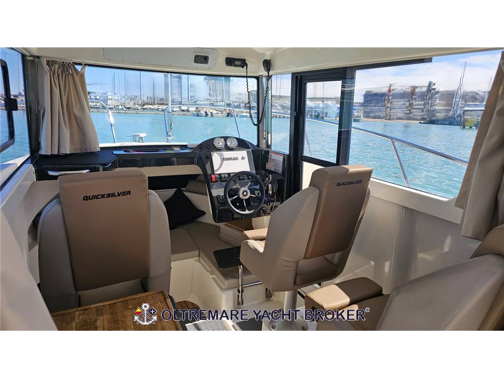 QUICKSILVER 755 PILOT HOUSE