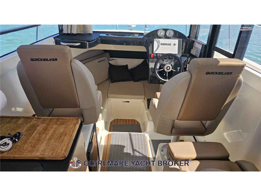 QUICKSILVER 755 PILOT HOUSE