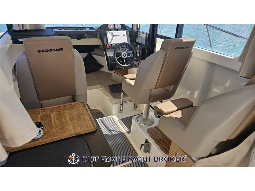 QUICKSILVER 755 PILOT HOUSE