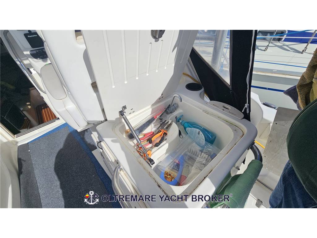 BOSTON WHALER 305 CONQUEST