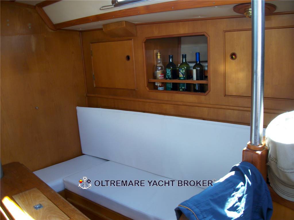 OYSTER MARINE OYSTER 37