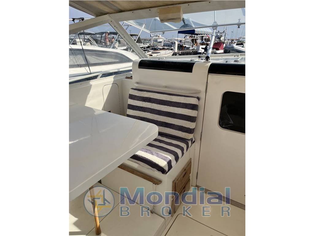 Bertram 28 Moppie