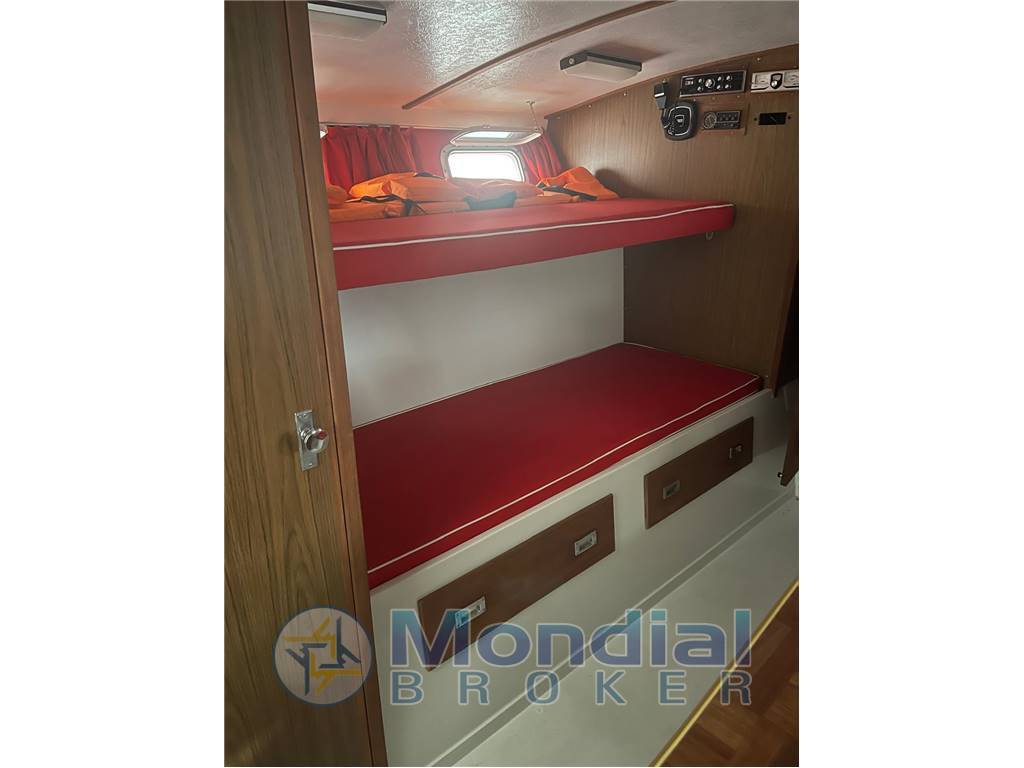 Magnum Marine 38 sport