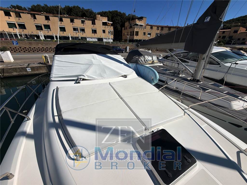Uniesse 42