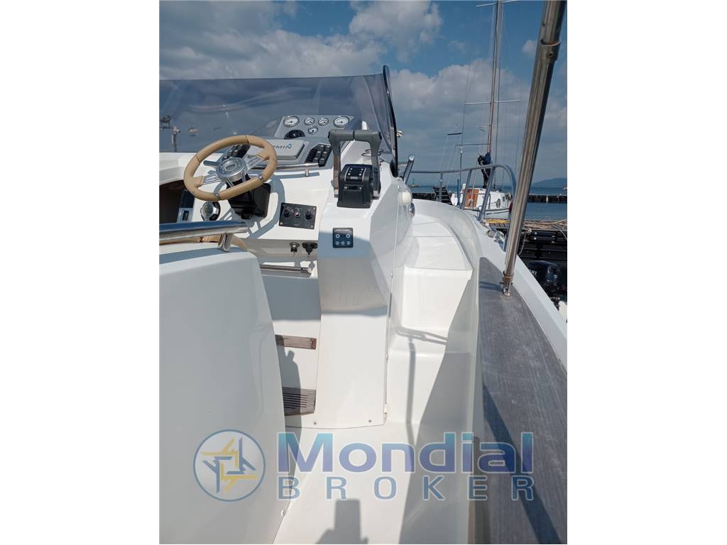 Sessa Marine Key Largo 28