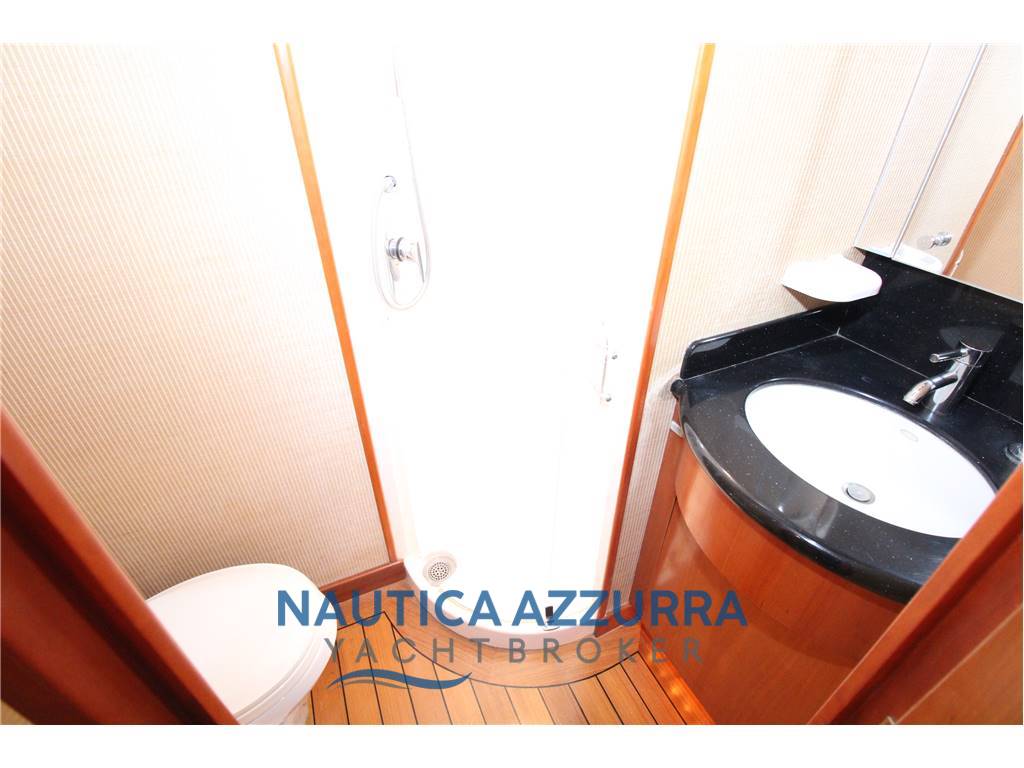 HATTERAS 68 CONVERTIBLE