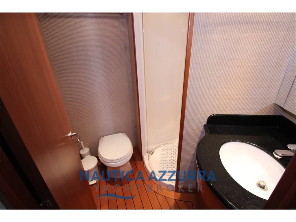 HATTERAS 68 CONVERTIBLE