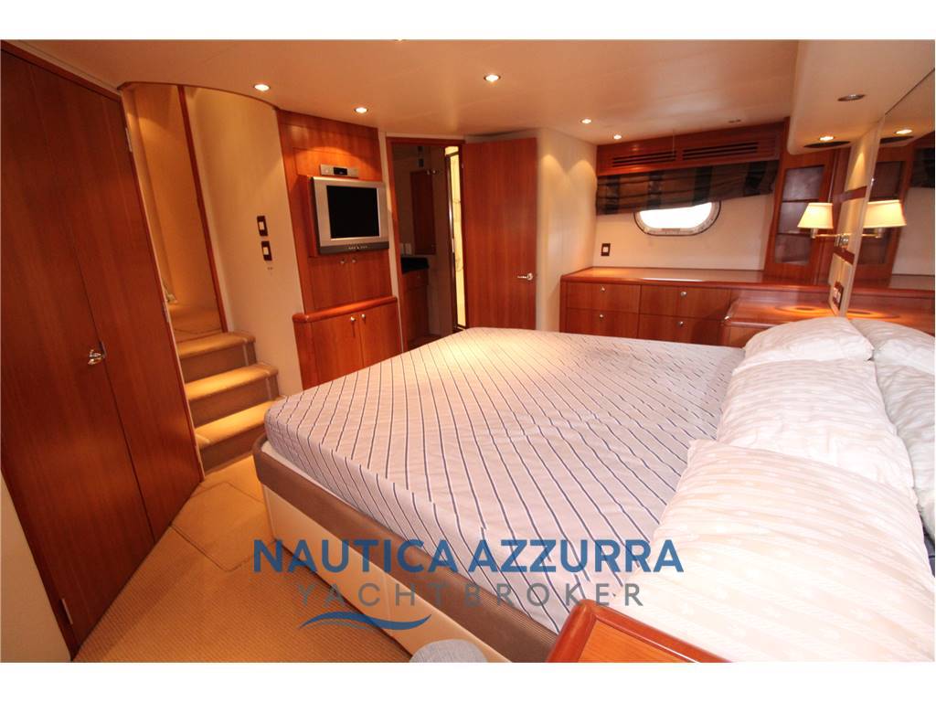 HATTERAS 68 CONVERTIBLE