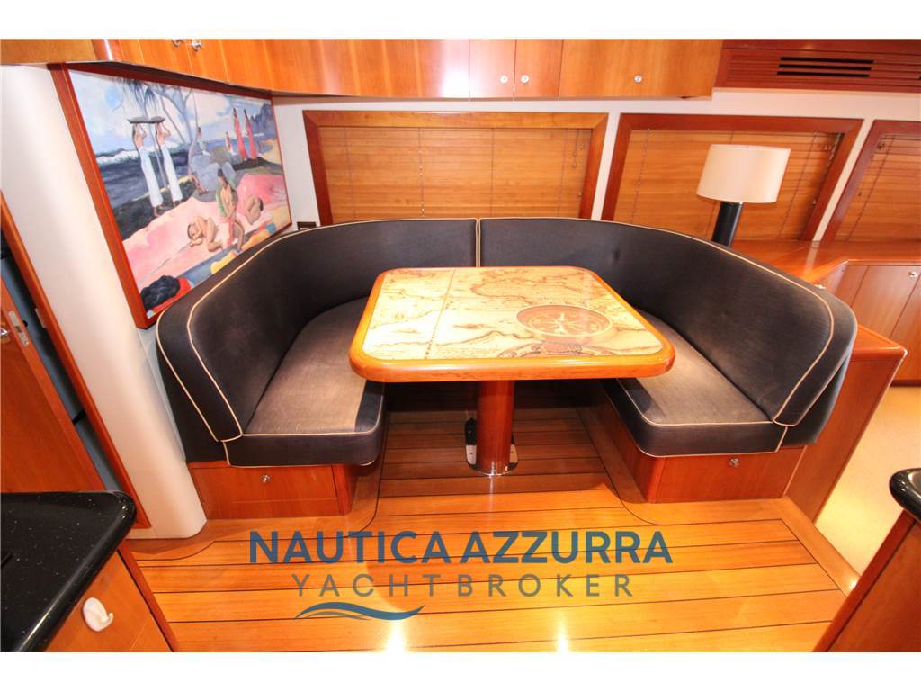 HATTERAS 68 CONVERTIBLE