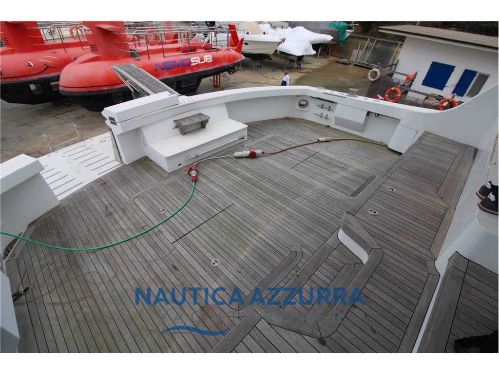 HATTERAS 68 CONVERTIBLE