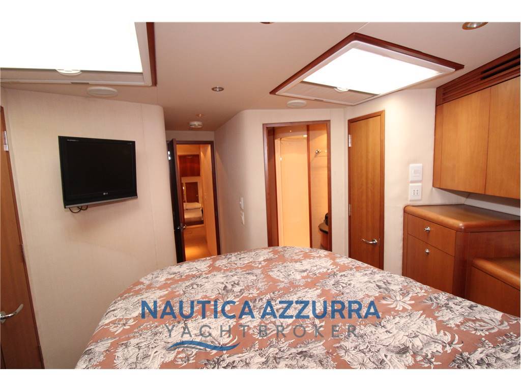 HATTERAS 68 CONVERTIBLE