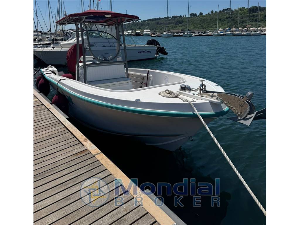 Mako Marine Mako 221 CC