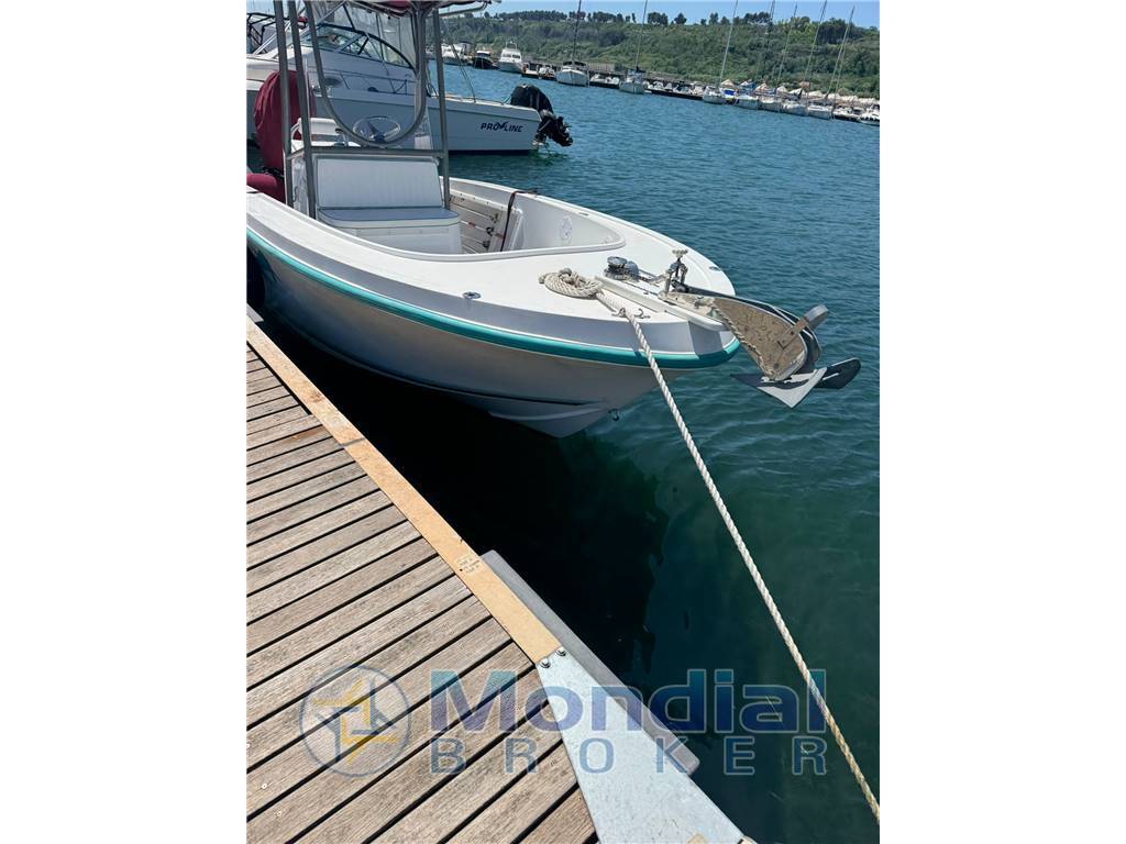 Mako Marine Mako 221 CC