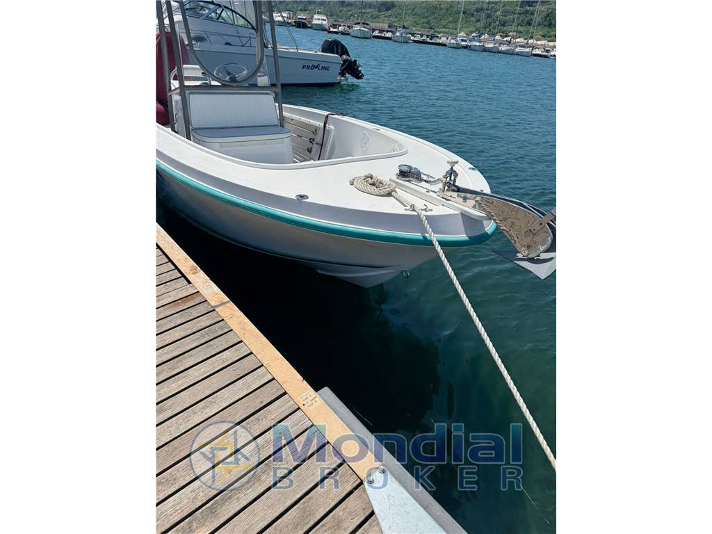 Mako Marine Mako 221 CC