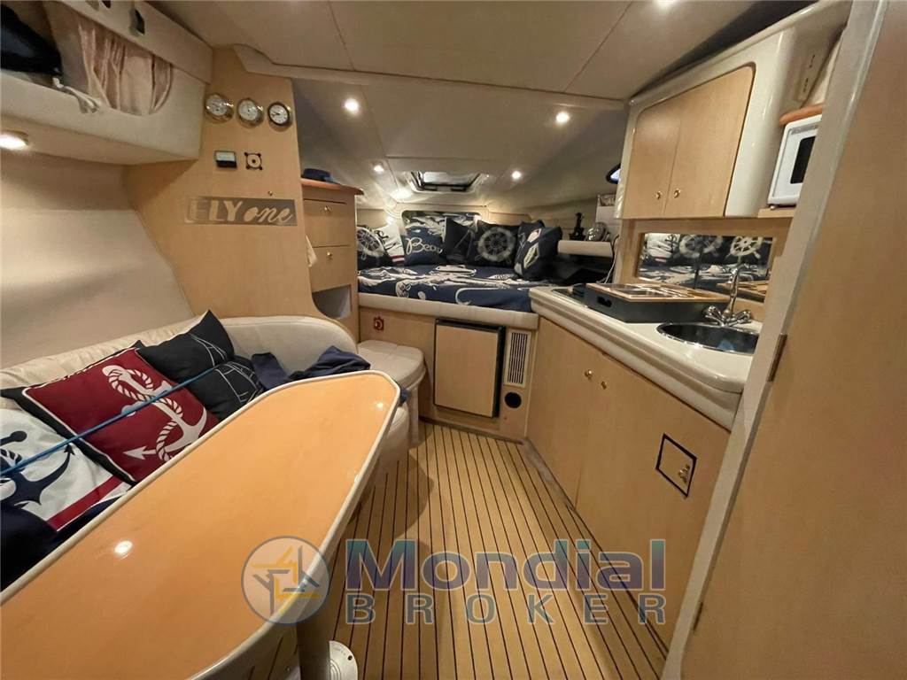 REGAL MARINE 2760 COMMODORE 2860