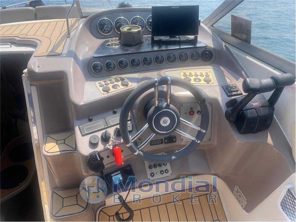 REGAL MARINE 2760 COMMODORE 2860