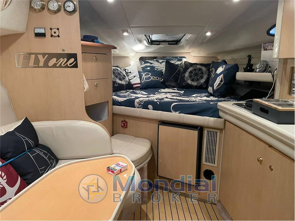 REGAL MARINE 2760 COMMODORE 2860