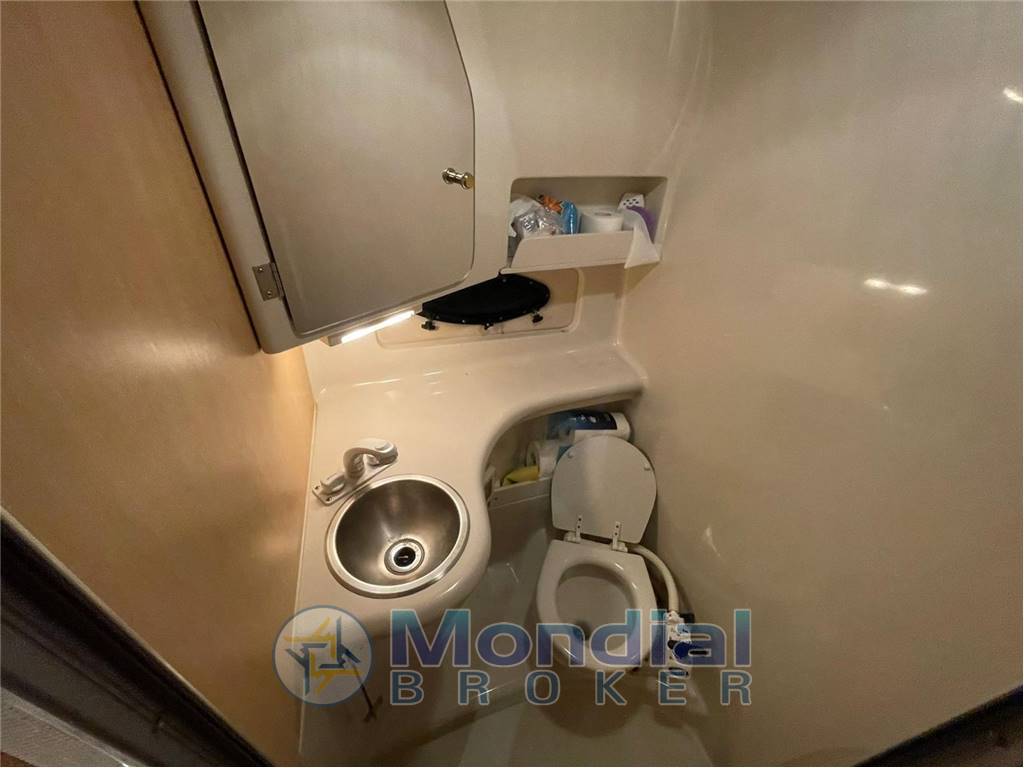 REGAL MARINE 2760 COMMODORE 2860