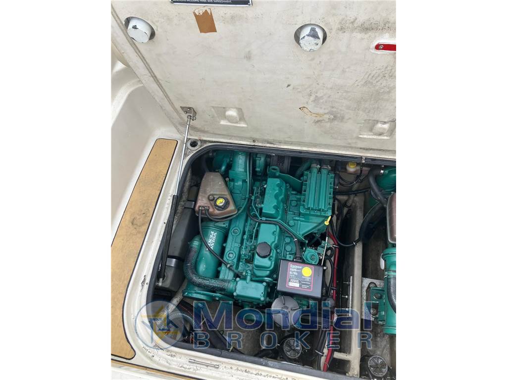 REGAL MARINE 2760 COMMODORE 2860