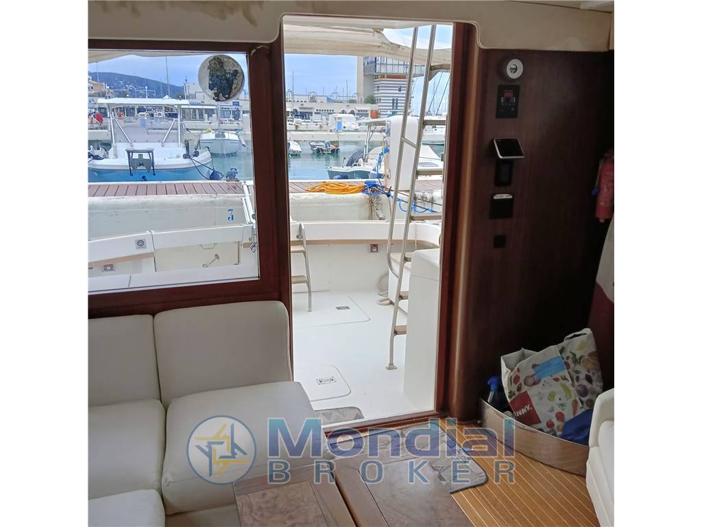 HATTERAS 38 CONVERTIBLE