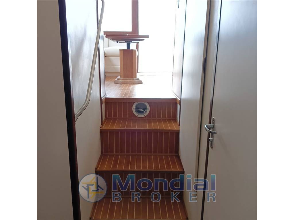 HATTERAS 38 CONVERTIBLE