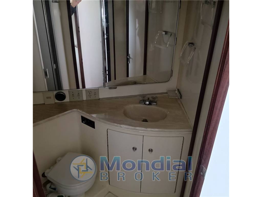 HATTERAS 38 CONVERTIBLE