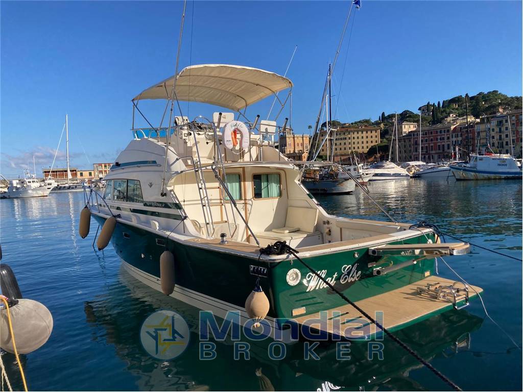 BERTRAM YACHTS 33 Convertible