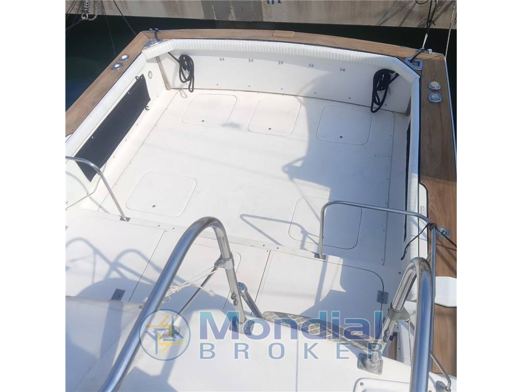BERTRAM CONVERTIBLE 28