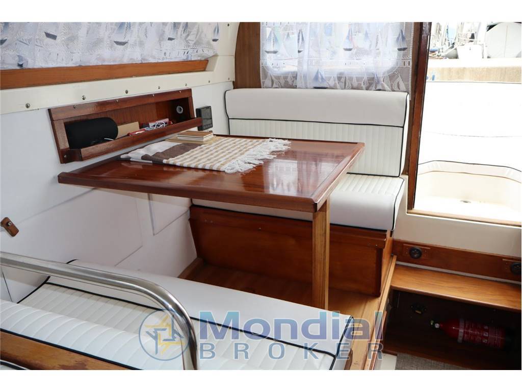 BERTRAM CONVERTIBLE 28