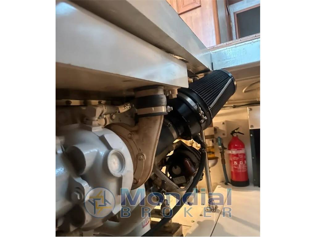 EGG HARBOR 35 GOLDEN EGG