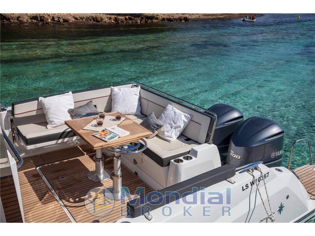 JEANNEAU CAP CAMARAT 10.50 WALK AROUND