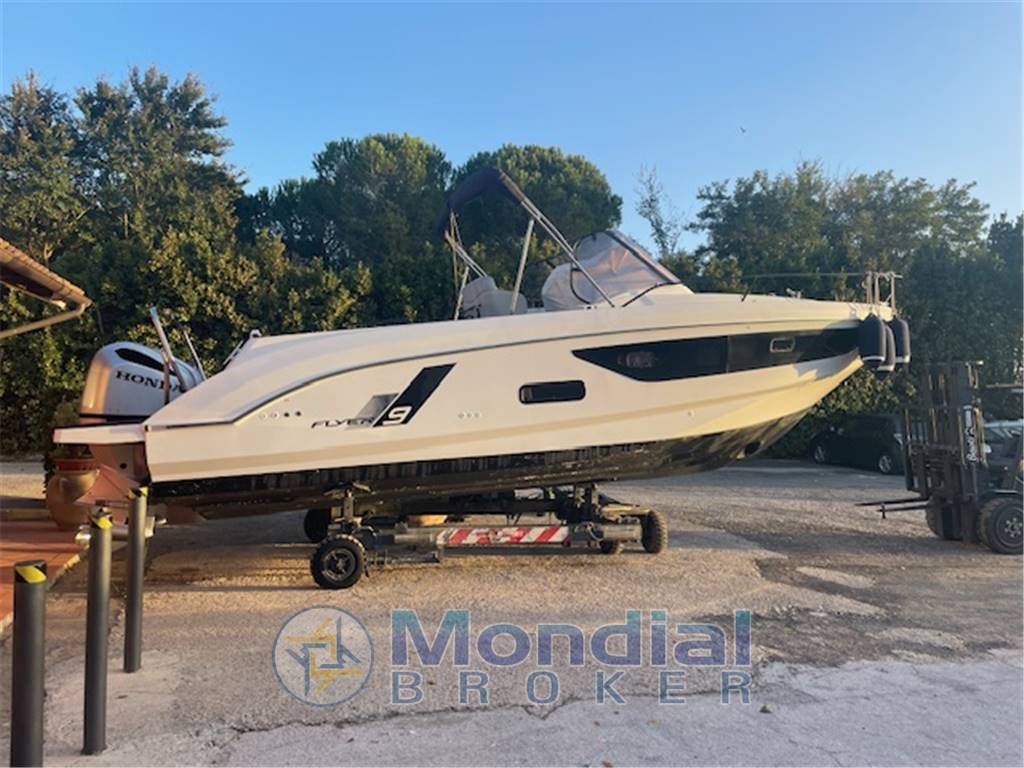 BENETEAU FLYER 9 SUN DECK WALK AROUND