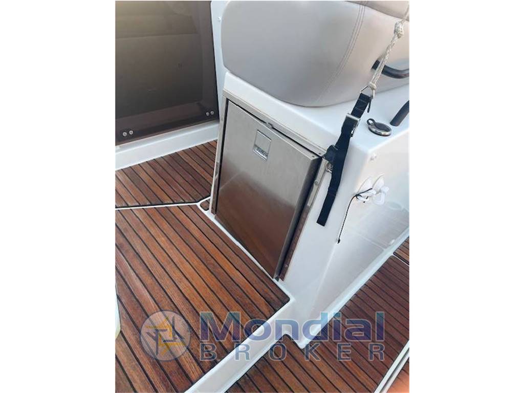 BENETEAU FLYER 9 SUN DECK WALK AROUND