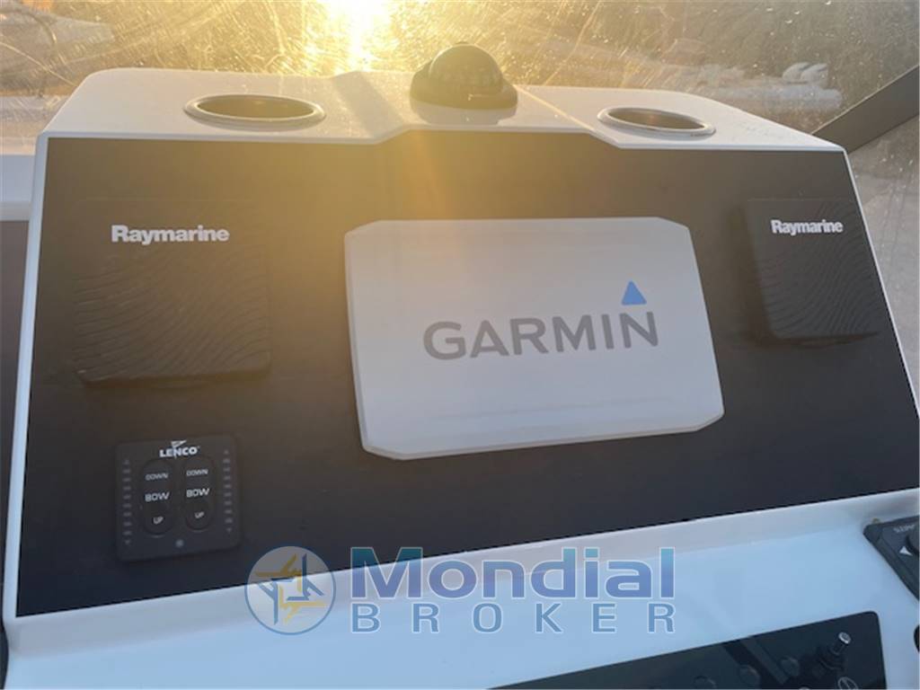 BENETEAU FLYER 9 SUN DECK WALK AROUND