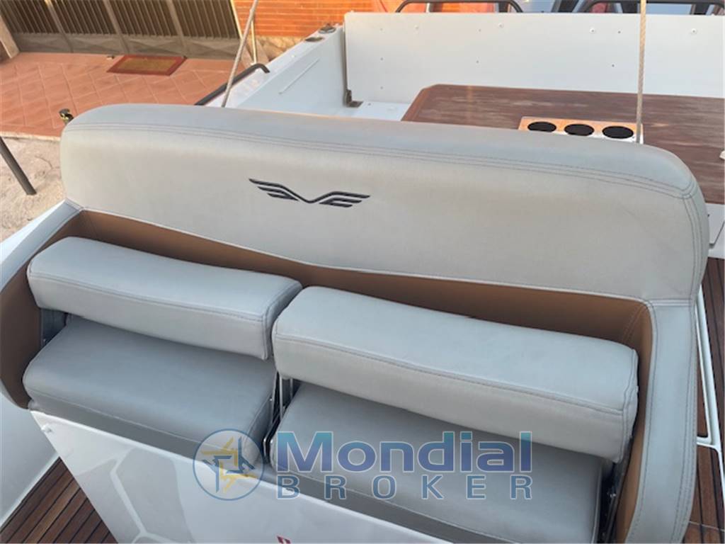 BENETEAU FLYER 9 SUN DECK WALK AROUND