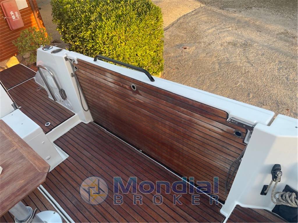 BENETEAU FLYER 9 SUN DECK WALK AROUND