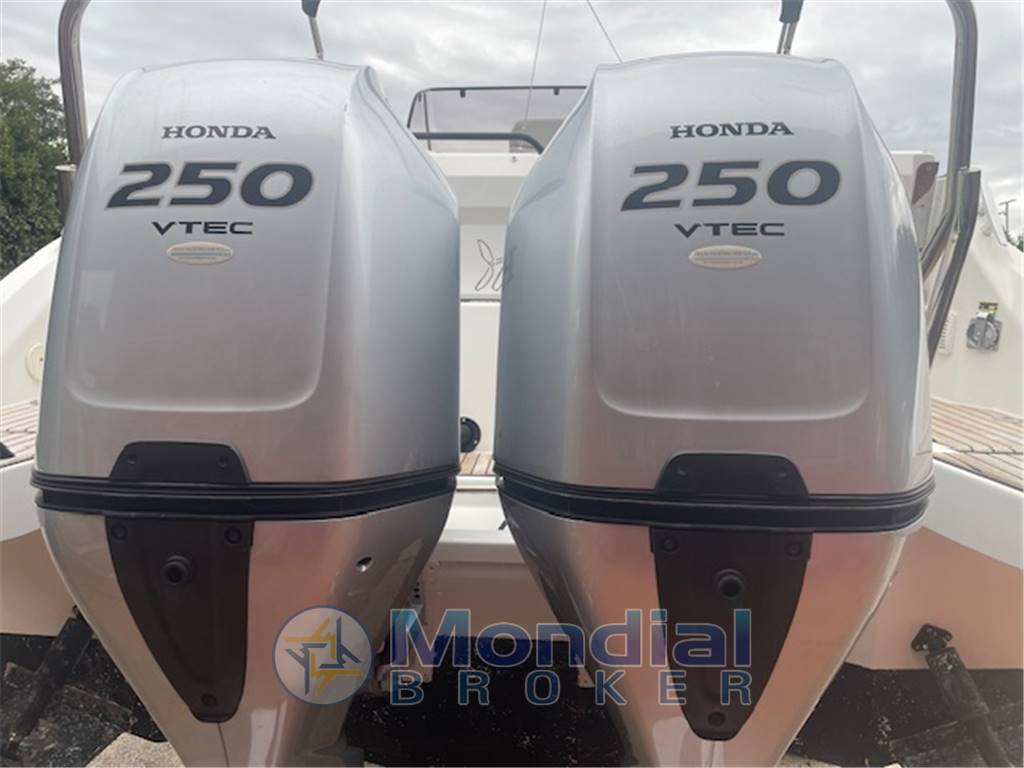 BENETEAU FLYER 9 SUN DECK WALK AROUND