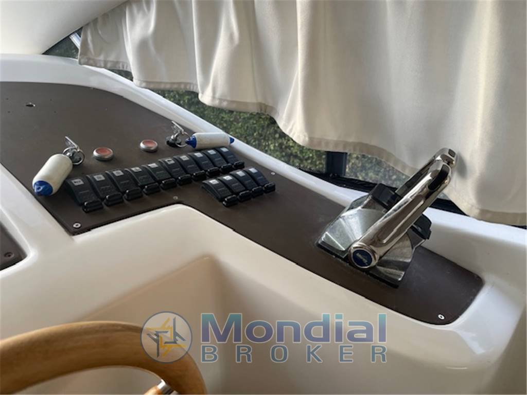 SESSA MARINE DORADO 32 FLY